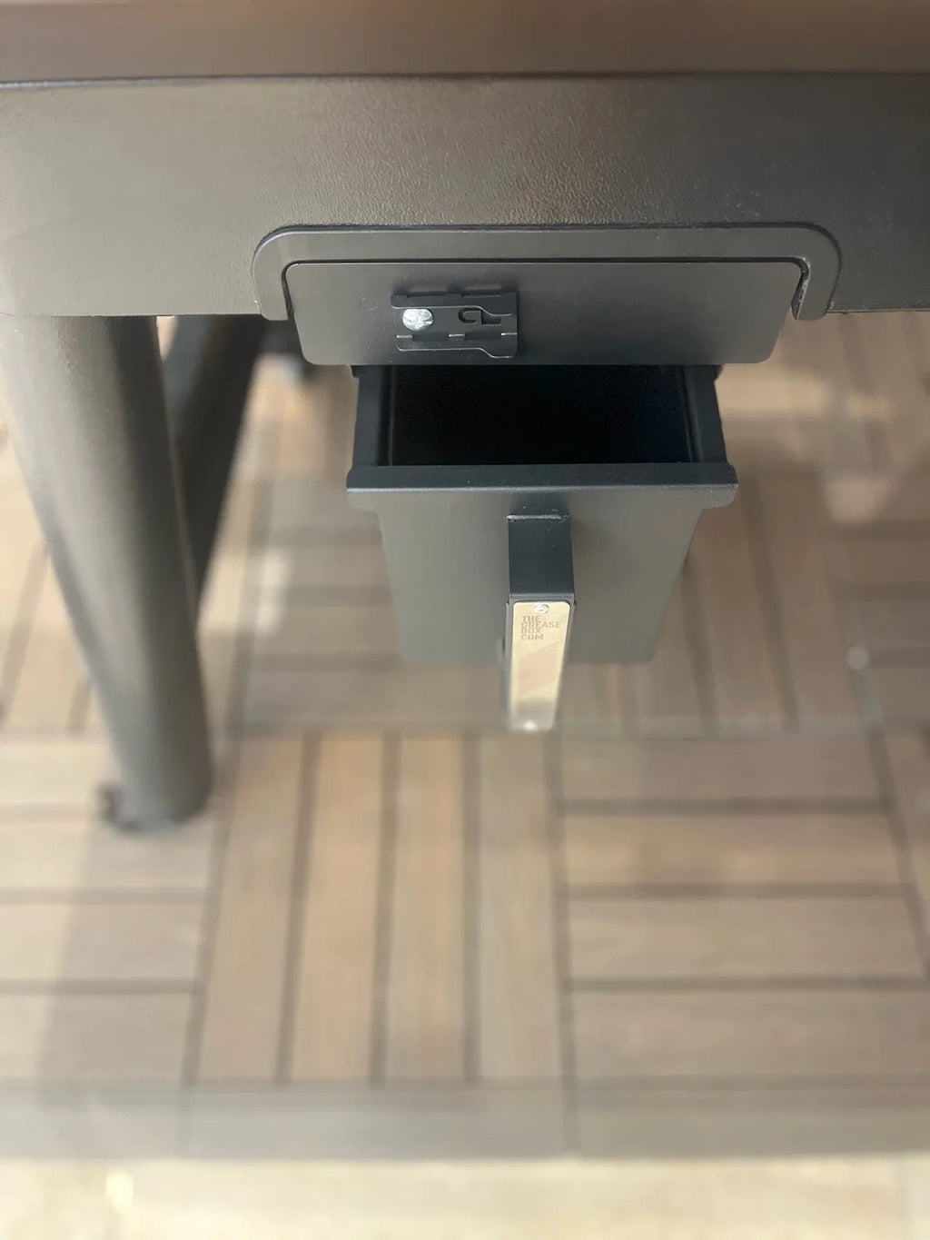 THE GREASE BOX GX-T: KEG replacement for Traeger WOODRIDGE & FLATROCK + 1 Silicone Box Liner