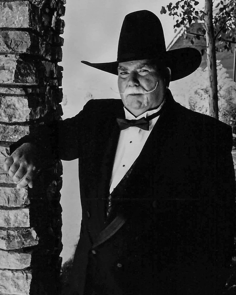 The Joint — Gourmet Butter Garlic with Herbs and Chili Flake