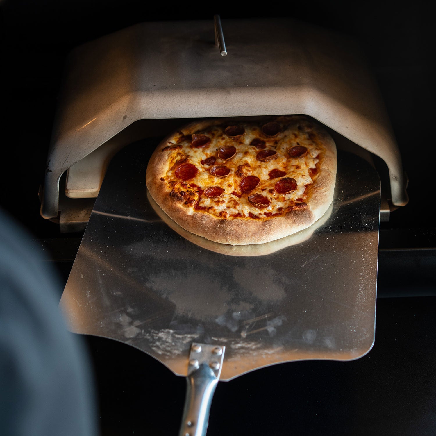 Wood-Fired Pizza Attachment With Stone PEAK/LEDGE – DB/JB.